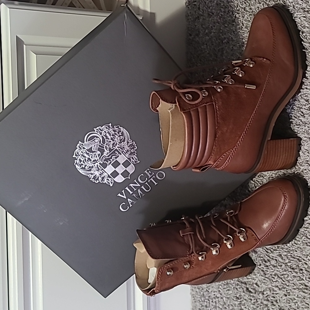 Vince Camuto VC-Doneta boots